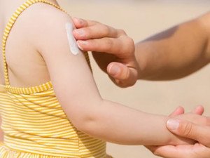 La protection solaire pour les enfants : les précautions à prendre La protection solaire pour les enfants : les précautions à prendre