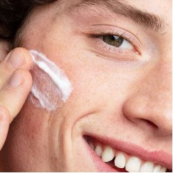 SVR HYDRALIANE CREME LEGERE 50ML SVR HYDRALIANE CREME LEGERE 50ML