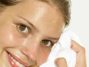 Prendre soin d’une peau mixte à grasse Prendre soin d’une peau mixte à grasse